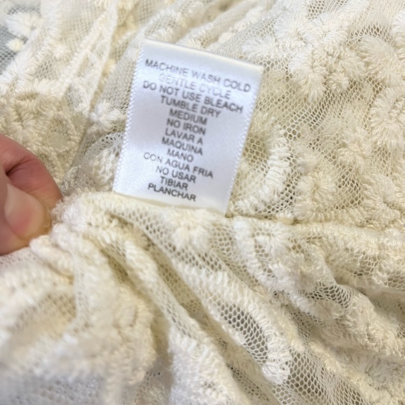 LOVE TREE HAPPENS IVORY CREAM LACE SHEER FLORAL SCOOP NECK TANK BLOUSE - Picture 8 of 13